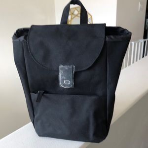 👓 Classic Compact Backpack